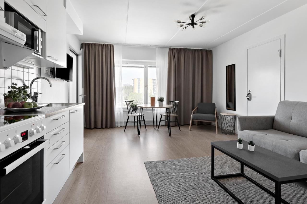 Forenom Hotel Flemingsberg - 10Min From Aelvsjoe Huddinge Exterior foto