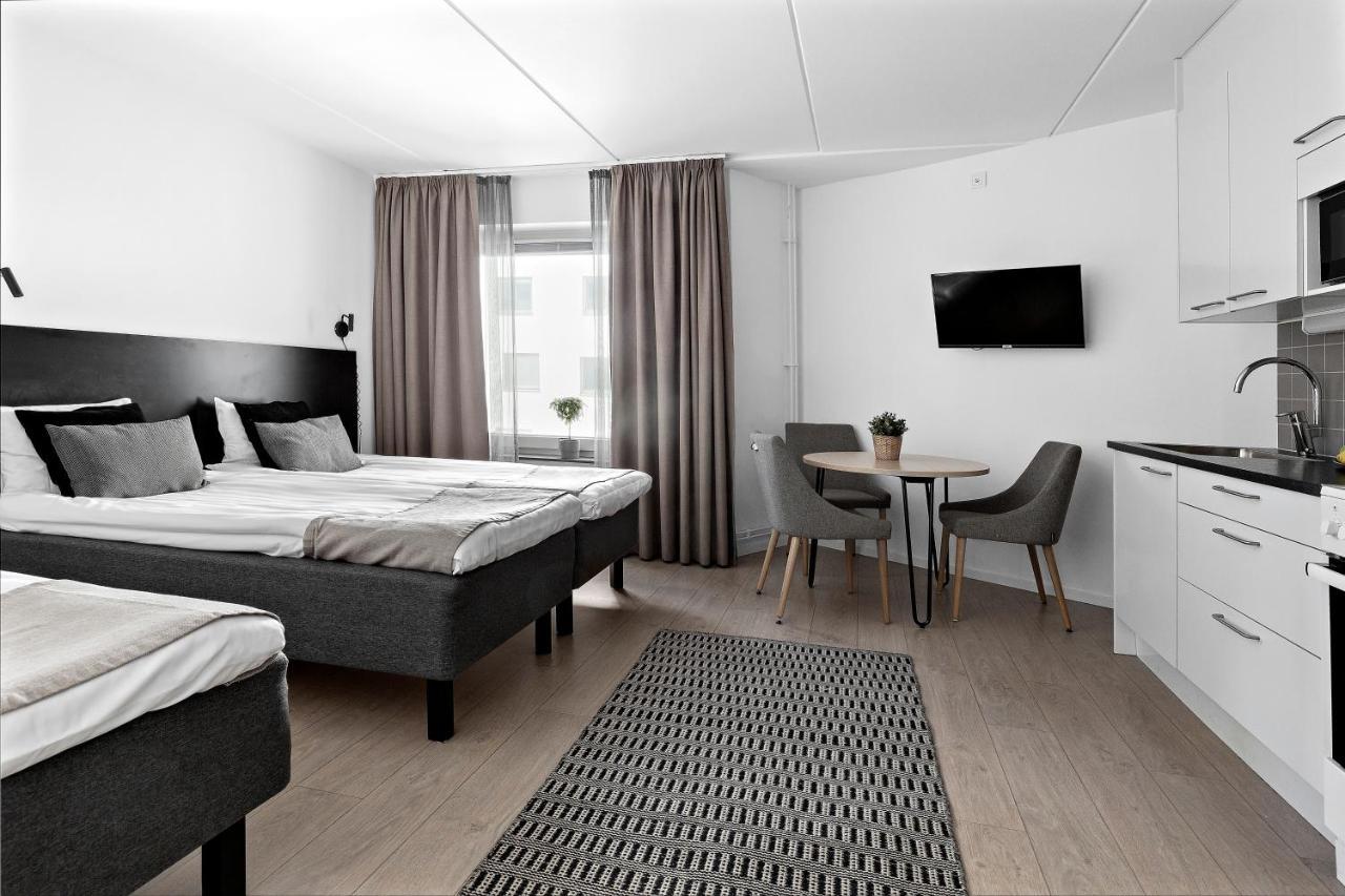 Forenom Hotel Flemingsberg - 10Min From Aelvsjoe Huddinge Quarto foto