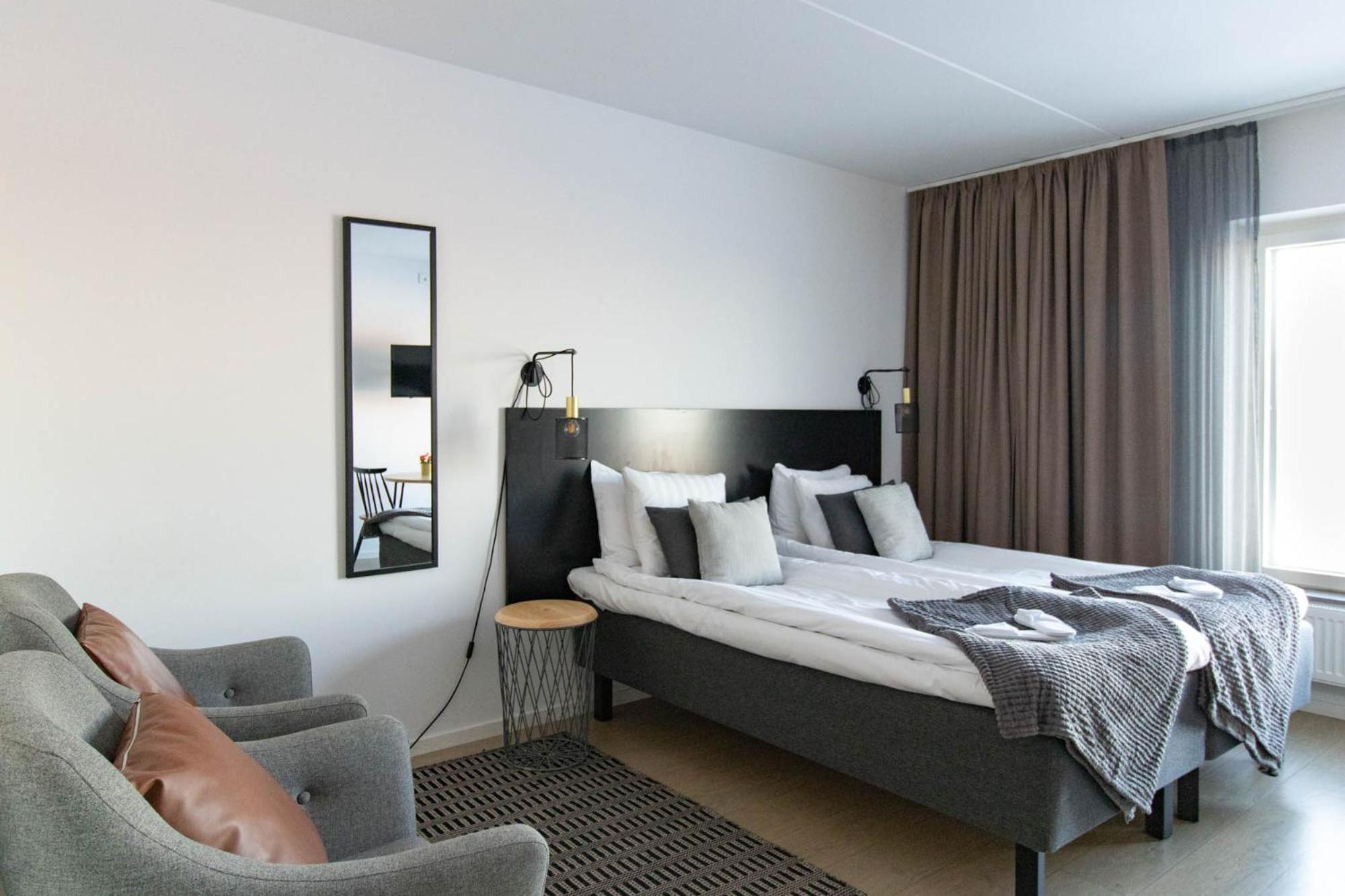 Forenom Hotel Flemingsberg - 10Min From Aelvsjoe Huddinge Exterior foto