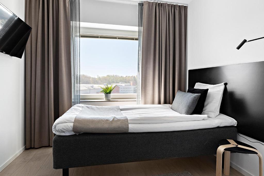 Forenom Hotel Flemingsberg - 10Min From Aelvsjoe Huddinge Exterior foto
