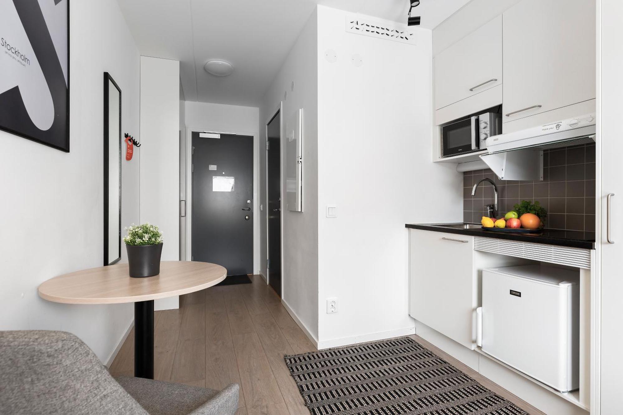 Forenom Hotel Flemingsberg - 10Min From Aelvsjoe Huddinge Quarto foto