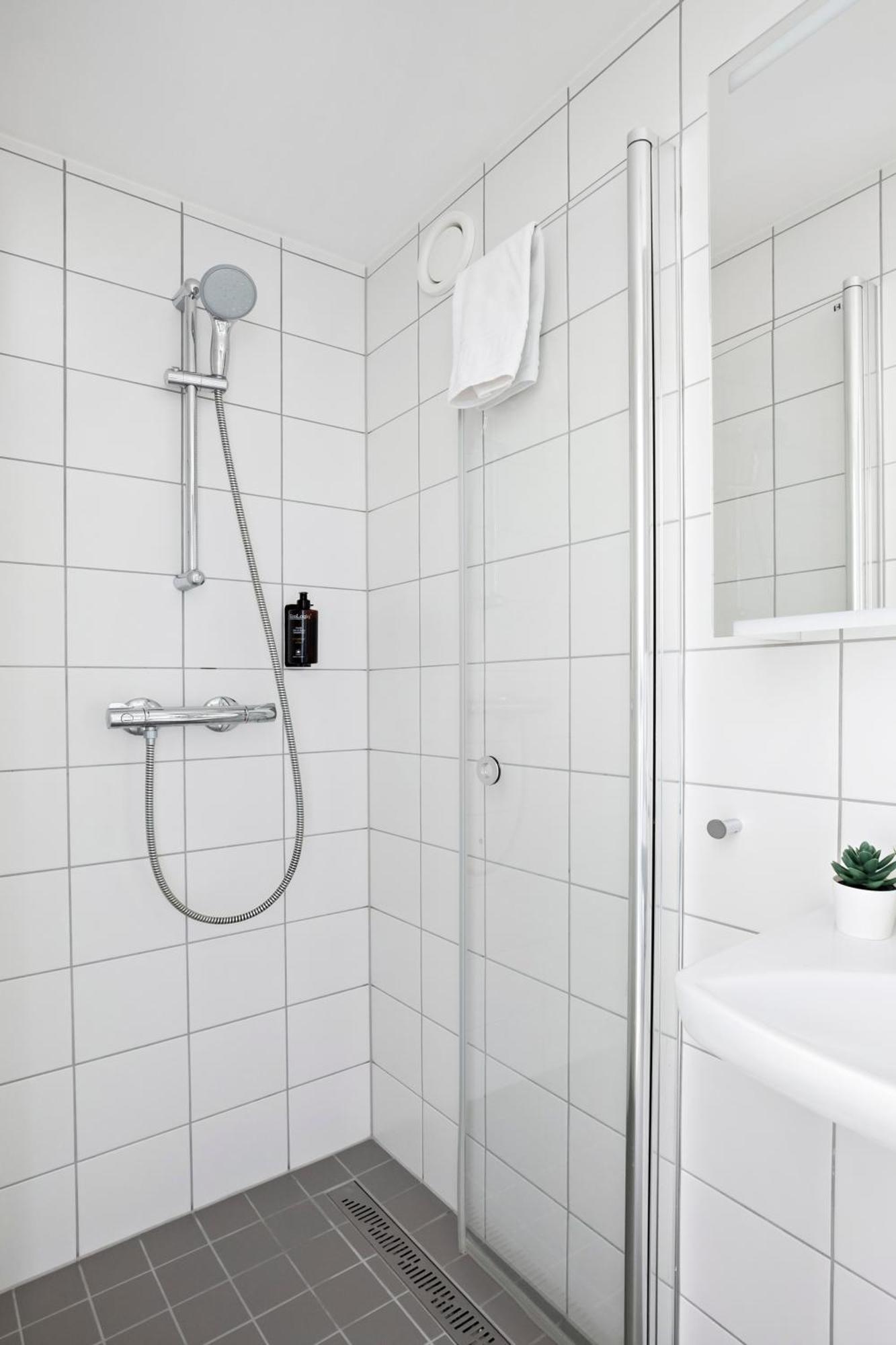 Forenom Hotel Flemingsberg - 10Min From Aelvsjoe Huddinge Quarto foto