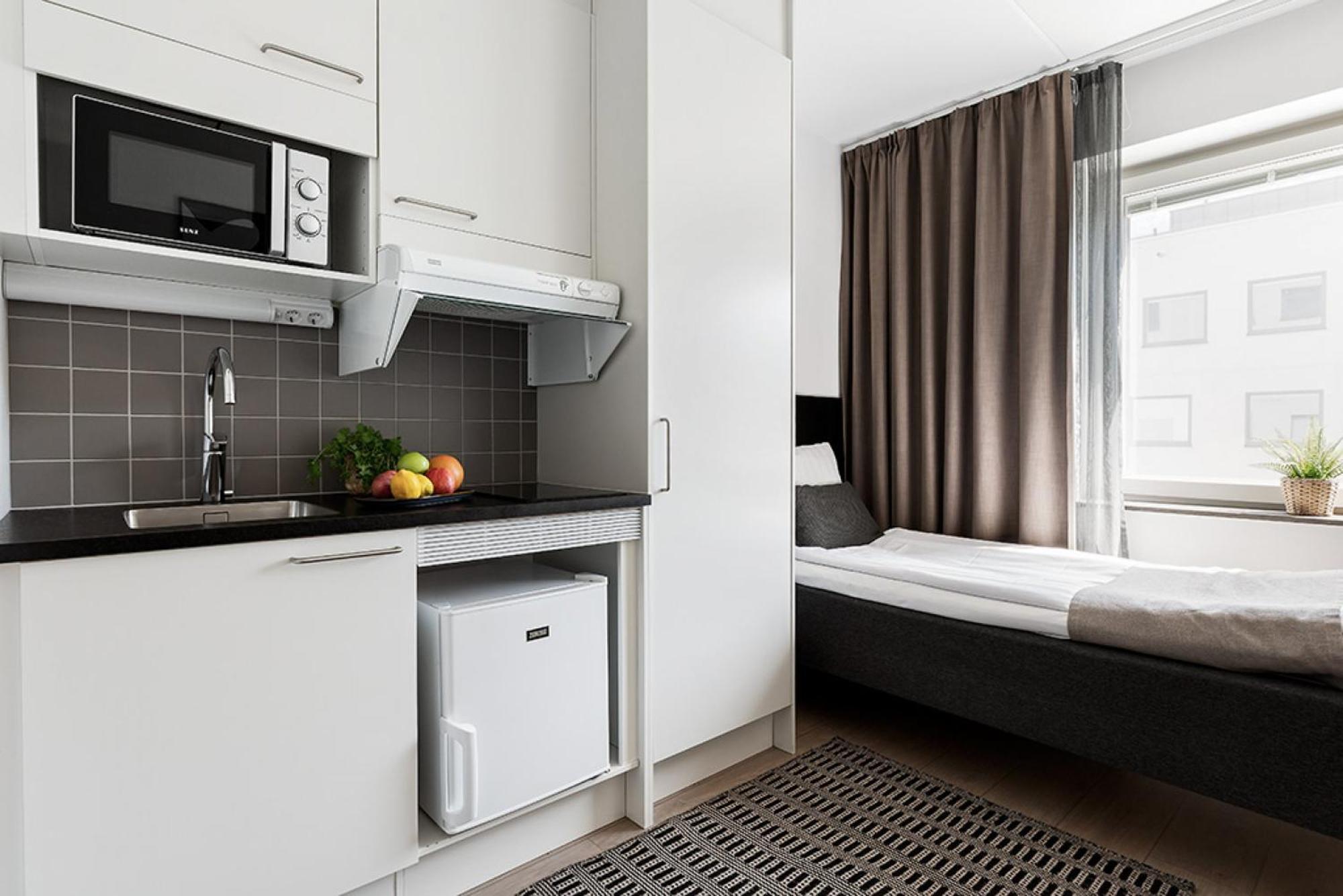 Forenom Hotel Flemingsberg - 10Min From Aelvsjoe Huddinge Exterior foto